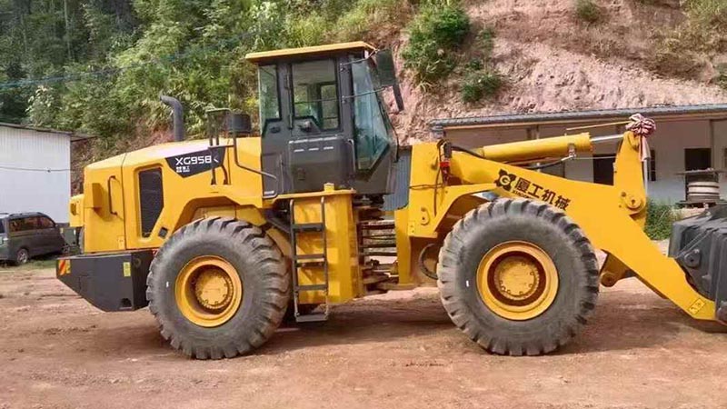 贵州出售全新夏工装载机，全新机器，设备只用10个小时